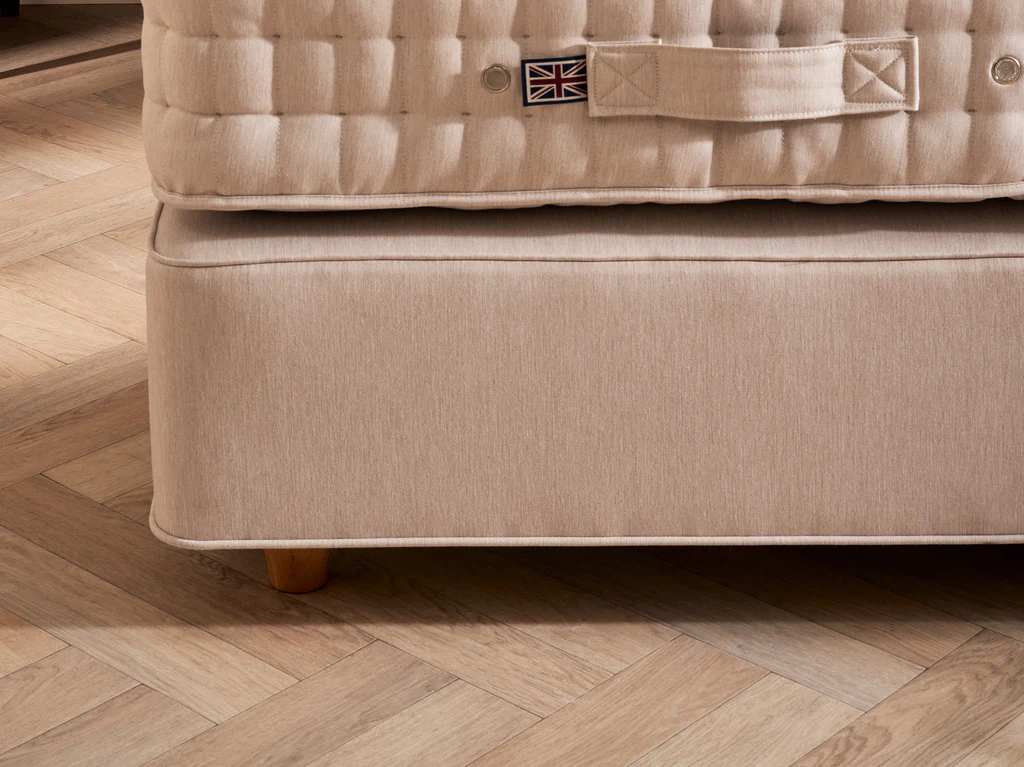 Vispring De Luxe Divan Sprung Base - Single / Boucle Sandstone