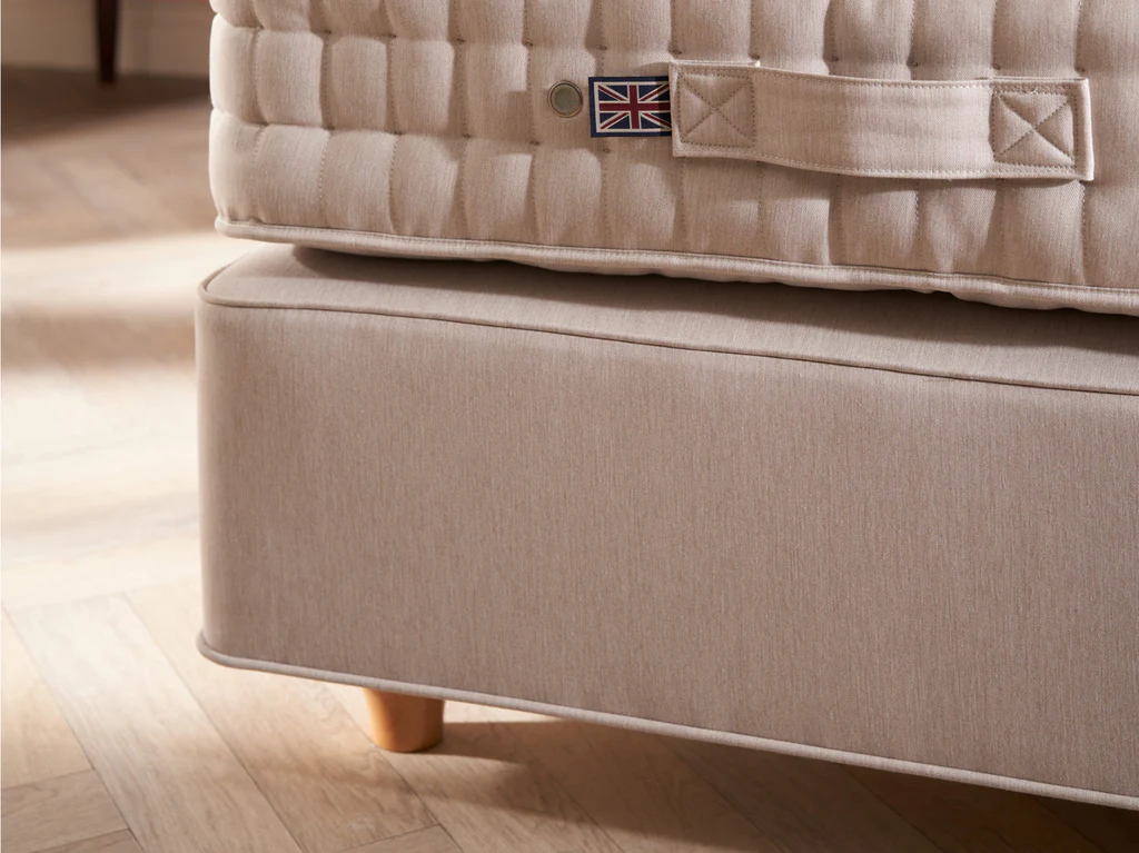 Vispring De Luxe Divan Sprung Base - Single / Boucle Sandstone