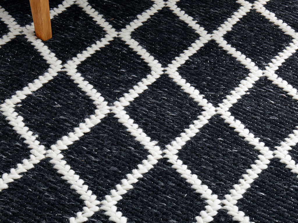 Hush Floor Rug - 225 X 155cm / Black