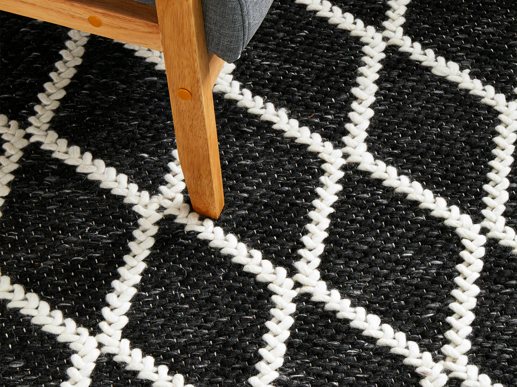 Hush Floor Rug - 225 X 155cm / Black