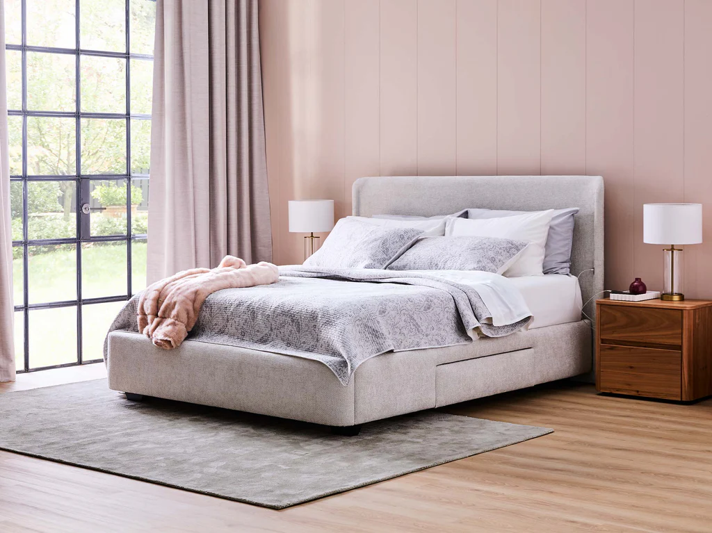 Ovation Winged Headboard with 3 Drawer Base - Queen / Vanilla 3 Ovation Winged Headboard with 3 Drawer Base - Queen / Vanilla