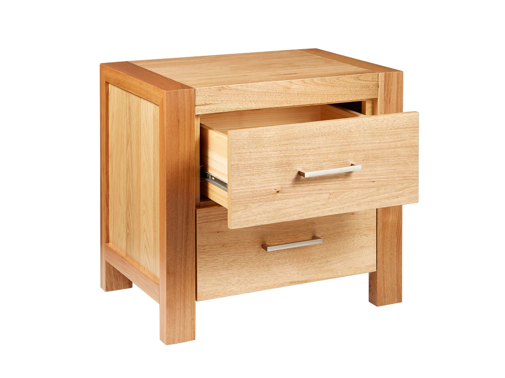 Clovelly Feature 4 Piece Bedroom Suite - Queen / Light Oak 7 Clovelly Feature 4 Piece Bedroom Suite - Queen / Light Oak