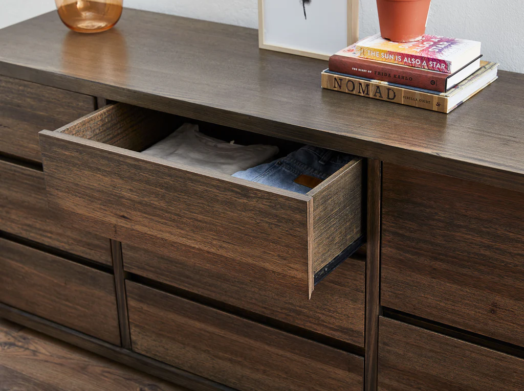 Eastwood Dresser (8 Drawer) - Light French 3 Eastwood Dresser (8 Drawer) - Light French